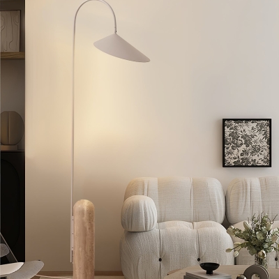 Stehlampe mit konischem Deckel und Marmorsockel