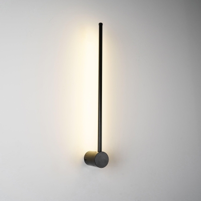 Moderne minimalistische LED-Wandleuchte in R&ouml;hrenform