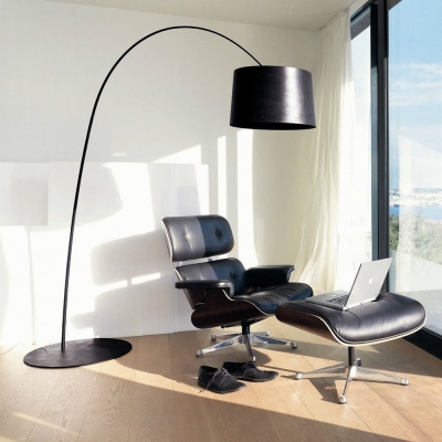 Atmosph&auml;rische, schlanke Stehlampe