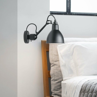 Industrielle Wandleuchte mit verstellbarem Arm