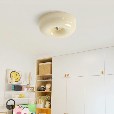 Lampa sufitowa w stylu art d&eacute;co z kremowym puddingiem