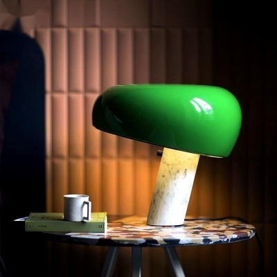 L&aacute;mpara de mesa de m&aacute;rmol con forma de seta