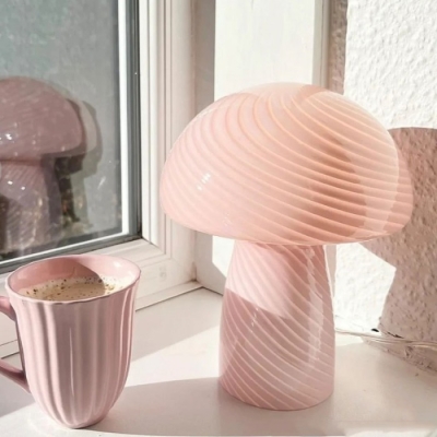 L&aacute;mpara de mesa moderna de cristal a rayas con forma de seta