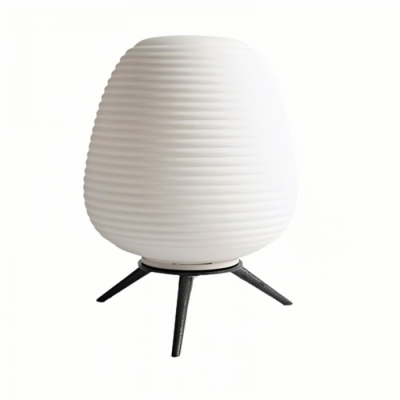 L&aacute;mpara de mesa moderna soplada a mano