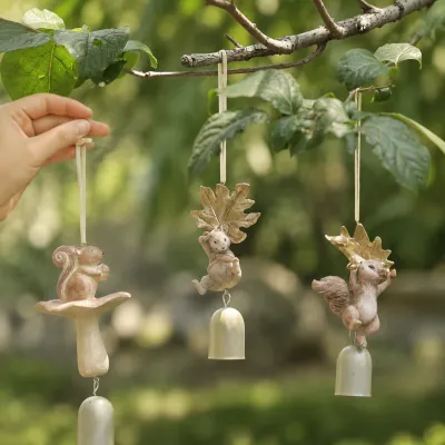 Windspiel aus Kunstharz, Eichh&ouml;rnchen, Garten-H&auml;ngeornament