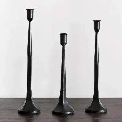 Ensemble de bougeoirs coniques en fer noir Wabi-Sabi