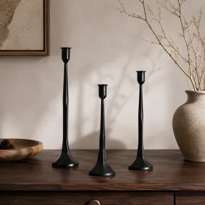 Ensemble de bougeoirs coniques en fer noir Wabi-Sabi