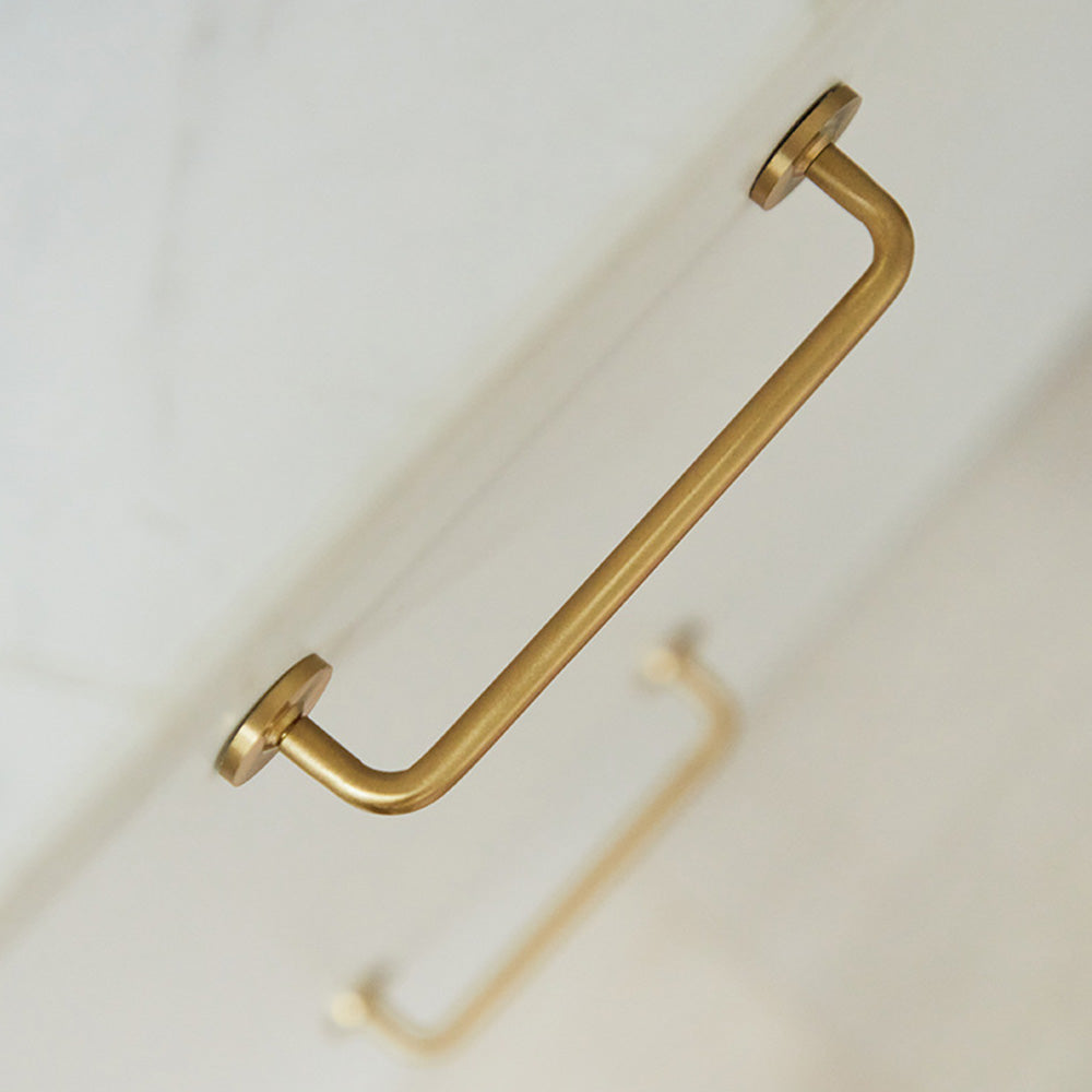 Schrankt&uuml;rgriffe aus goldenem Messing