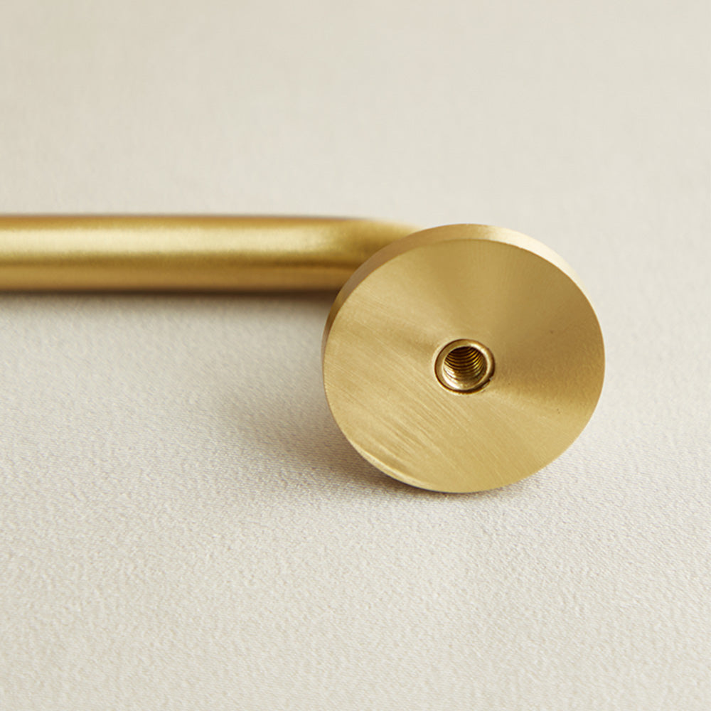 Schrankt&uuml;rgriffe aus goldenem Messing