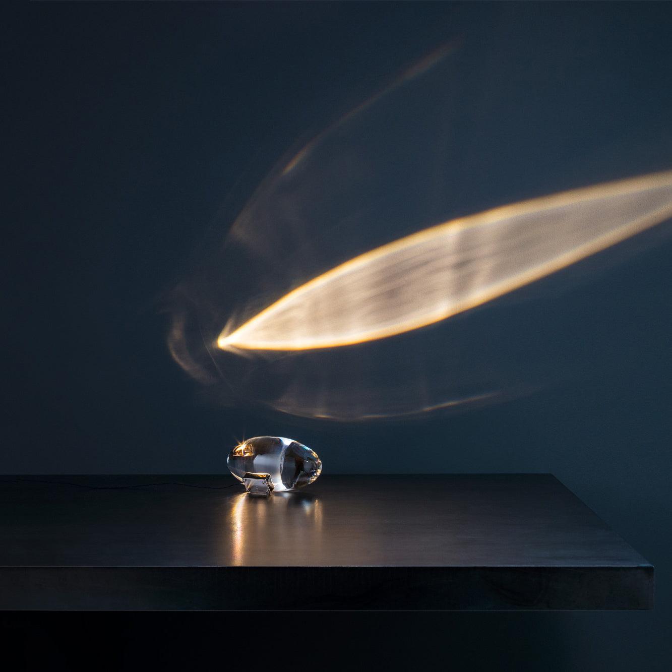 L&aacute;mpara de mesa de cristal con forma de guijarro creativo