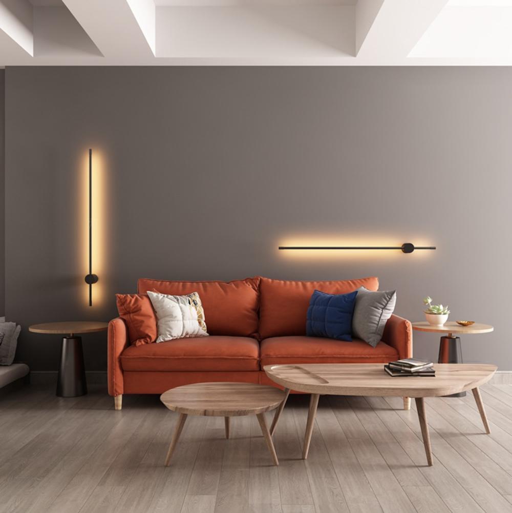 Moderne minimalistische LED-Wandleuchte in R&ouml;hrenform