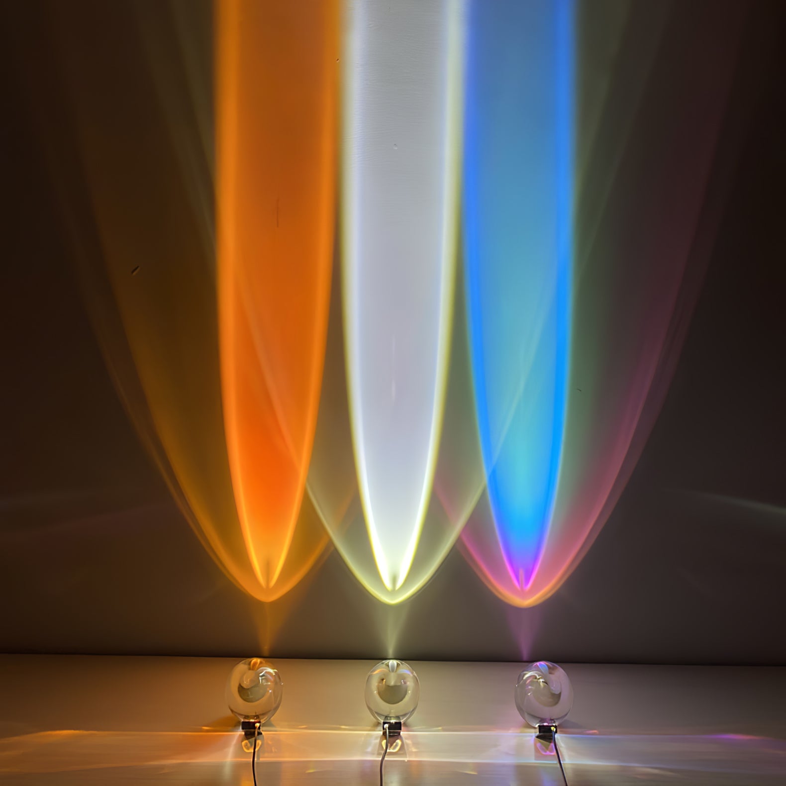 L&aacute;mpara de mesa de cristal con forma de guijarro creativo