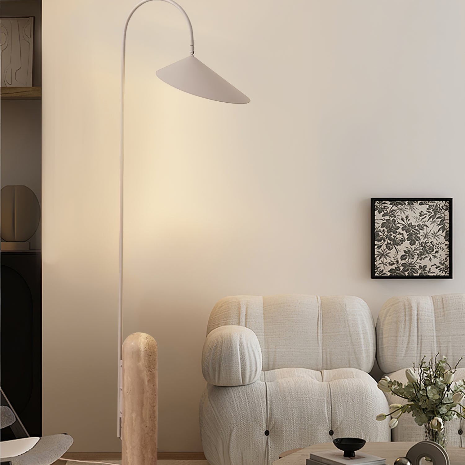 Stehlampe mit konischem Deckel und Marmorsockel