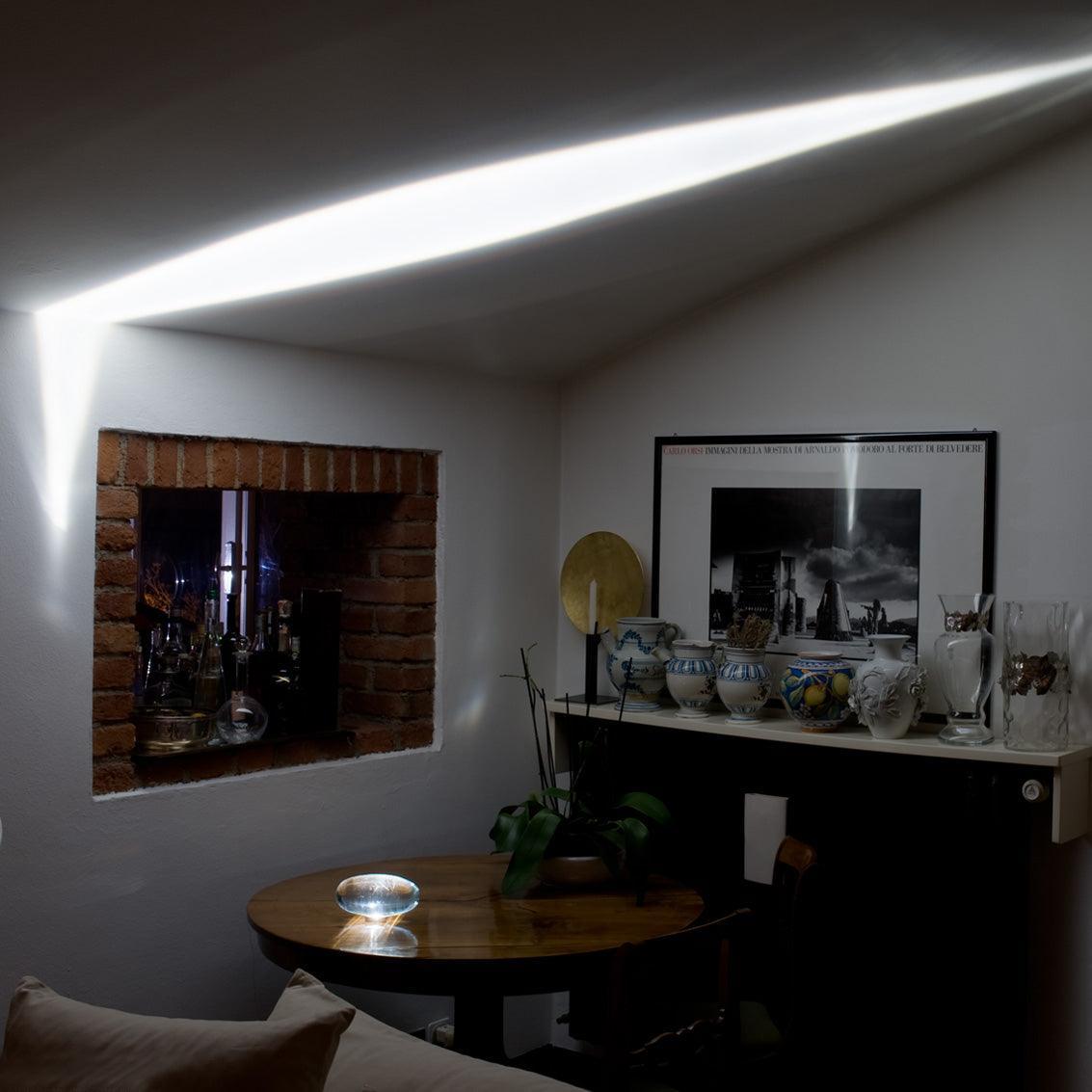 L&aacute;mpara de mesa de cristal con forma de guijarro creativo