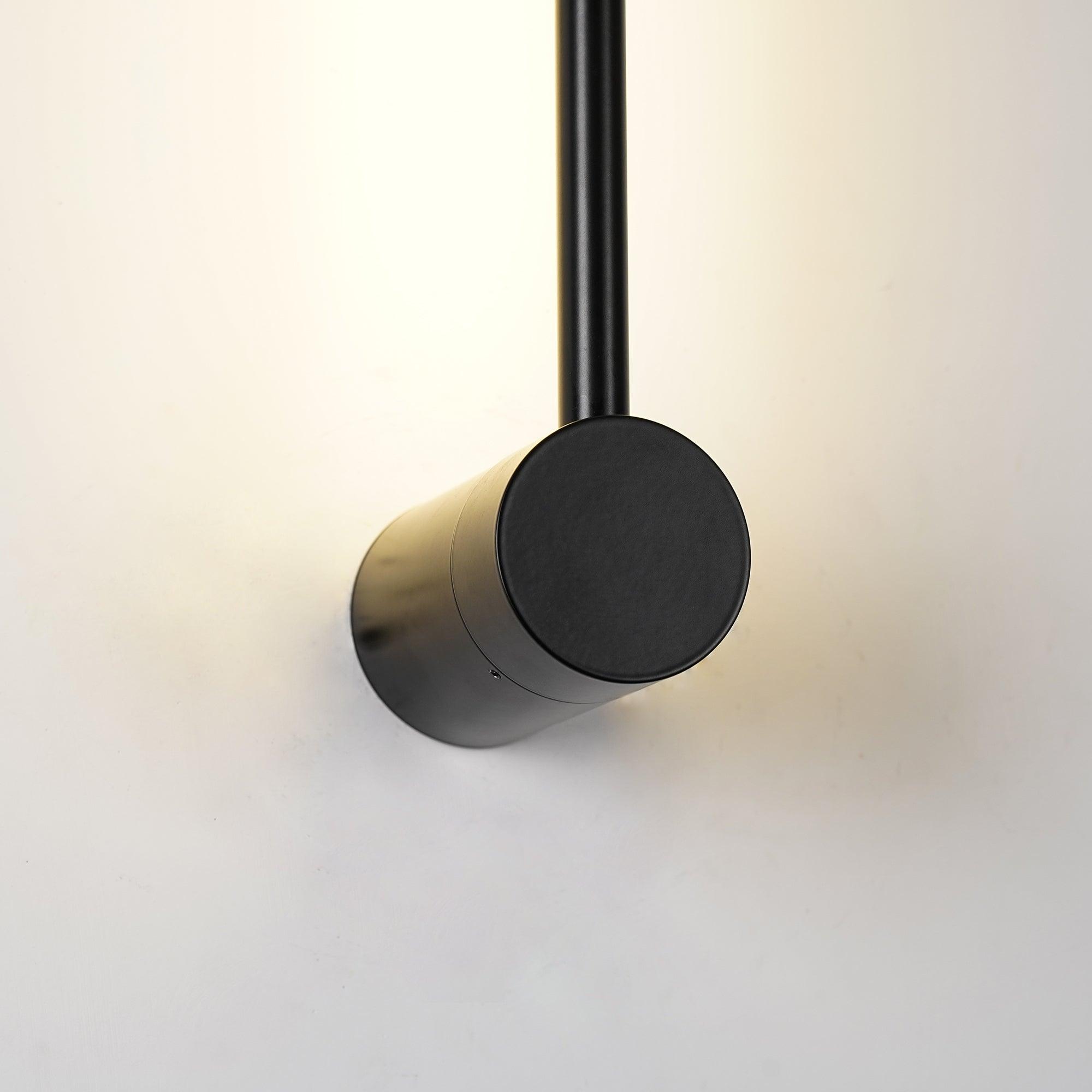 Moderne minimalistische LED-Wandleuchte in R&ouml;hrenform