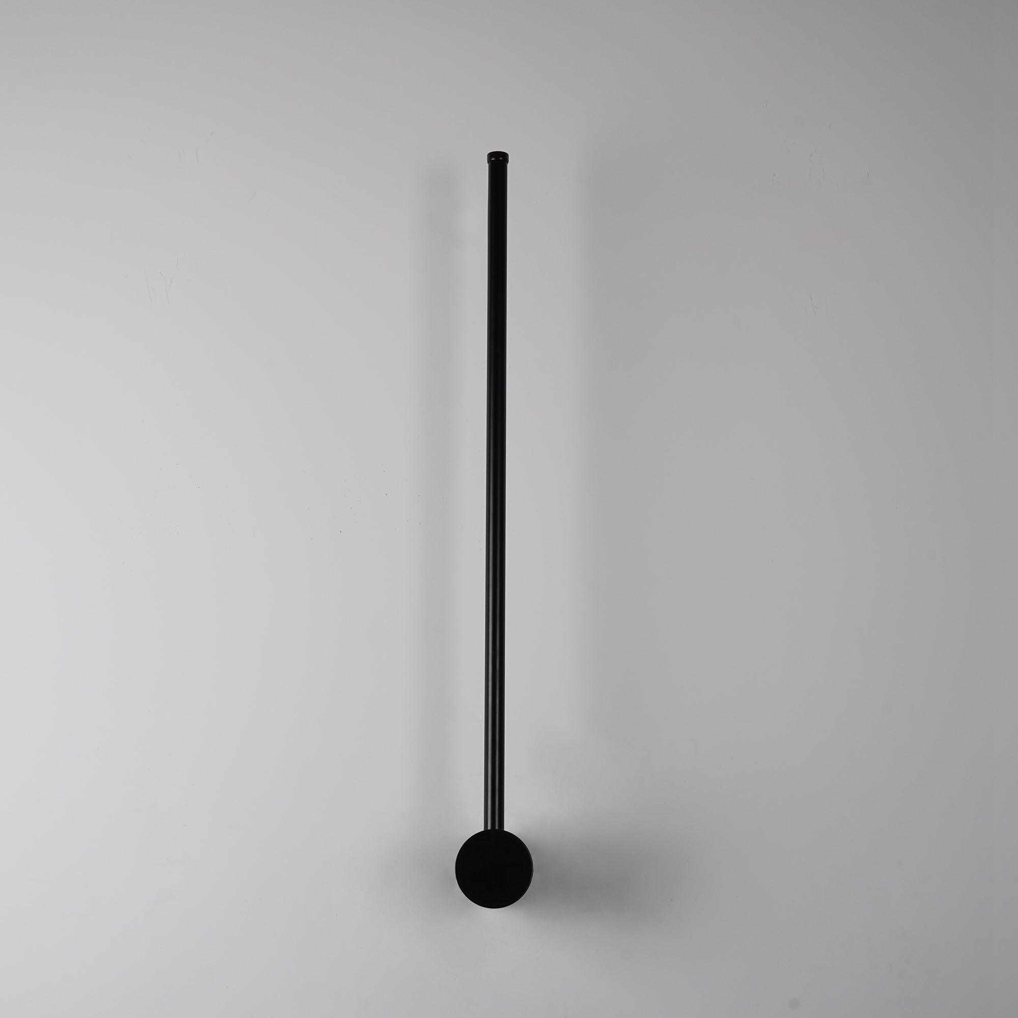 Moderne minimalistische LED-Wandleuchte in R&ouml;hrenform
