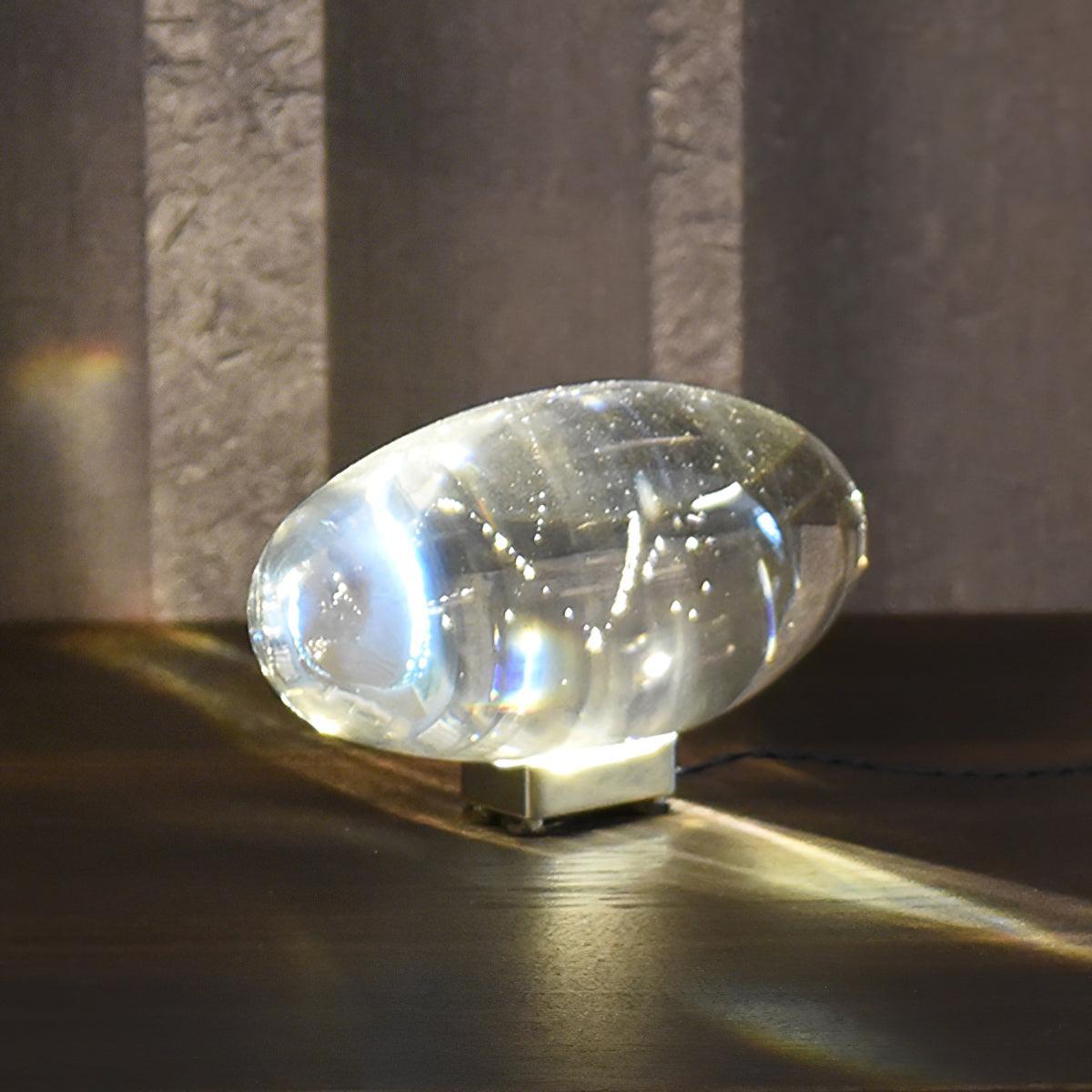L&aacute;mpara de mesa de cristal con forma de guijarro creativo