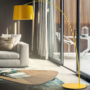 Atmosph&auml;rische, schlanke Stehlampe
