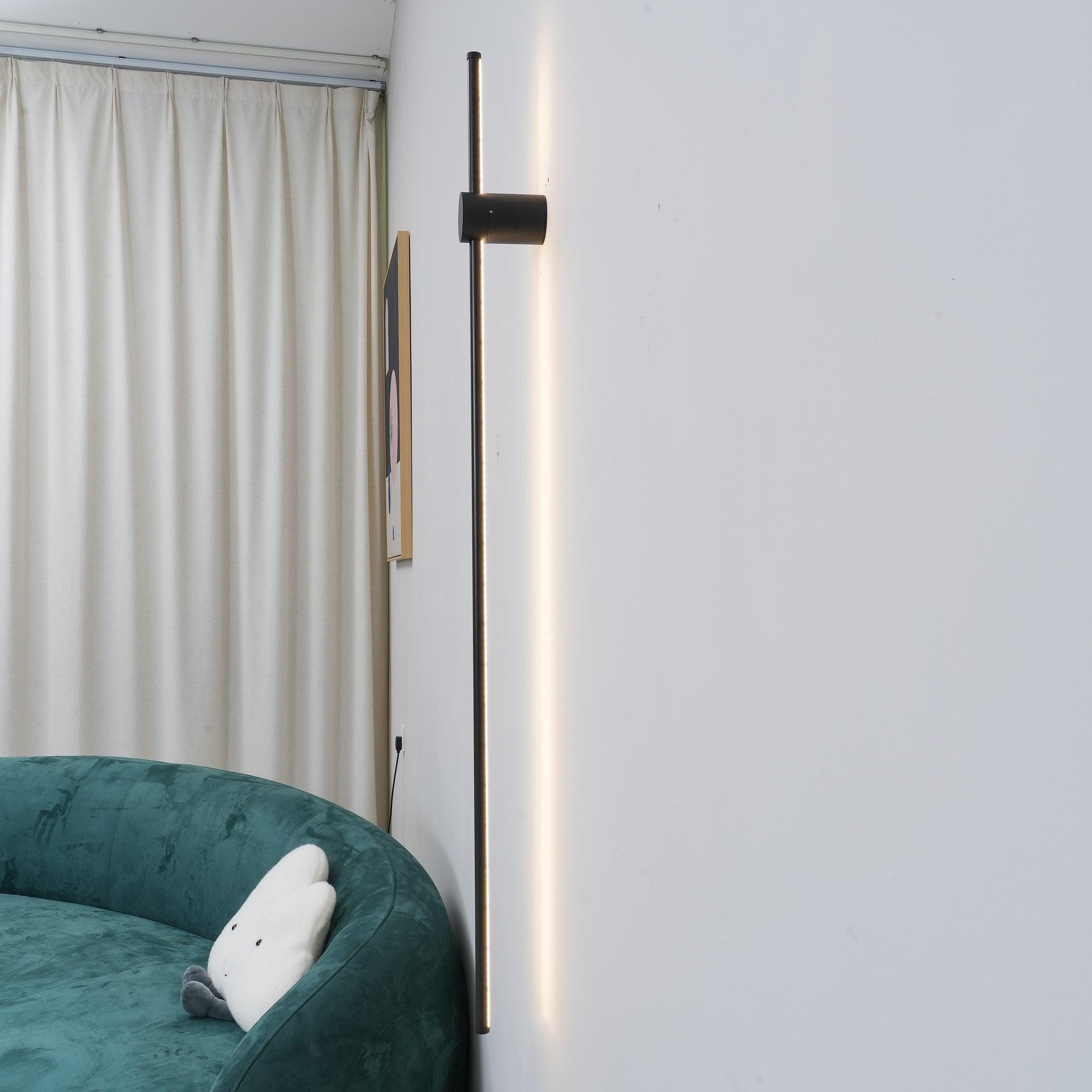 Moderne minimalistische LED-Wandleuchte in R&ouml;hrenform