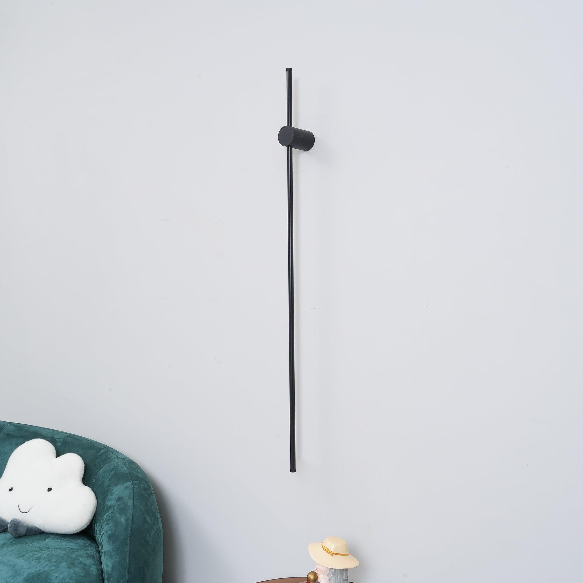 Moderne minimalistische LED-Wandleuchte in R&ouml;hrenform