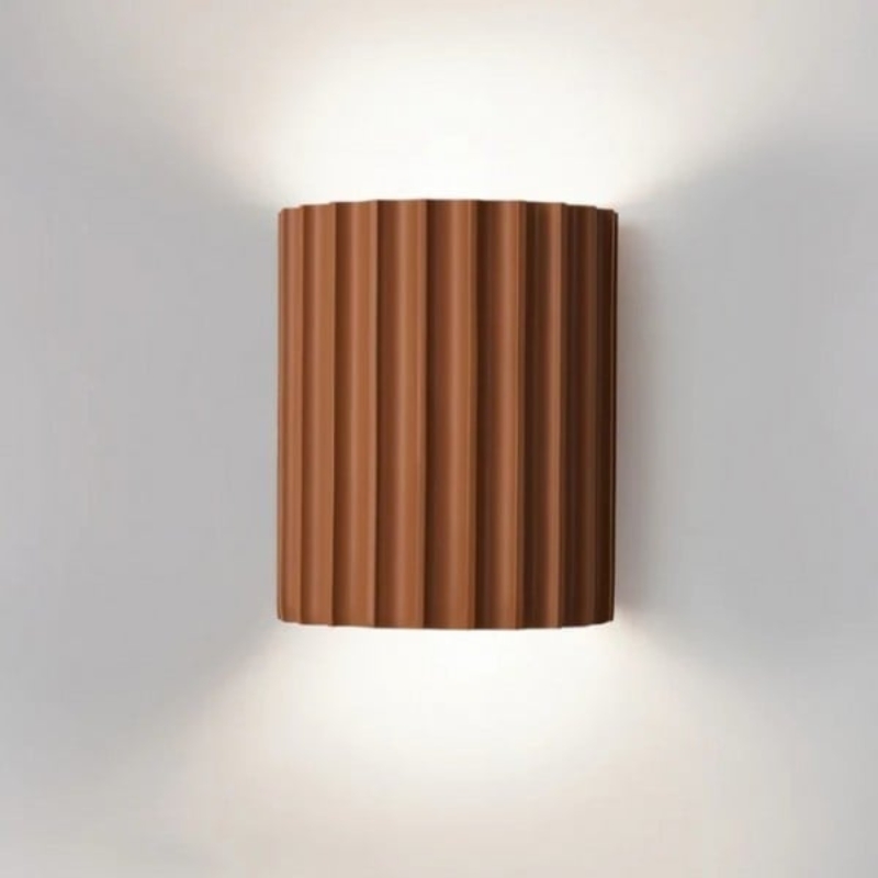 Minimalistische geribbelde wandlamp van hars
