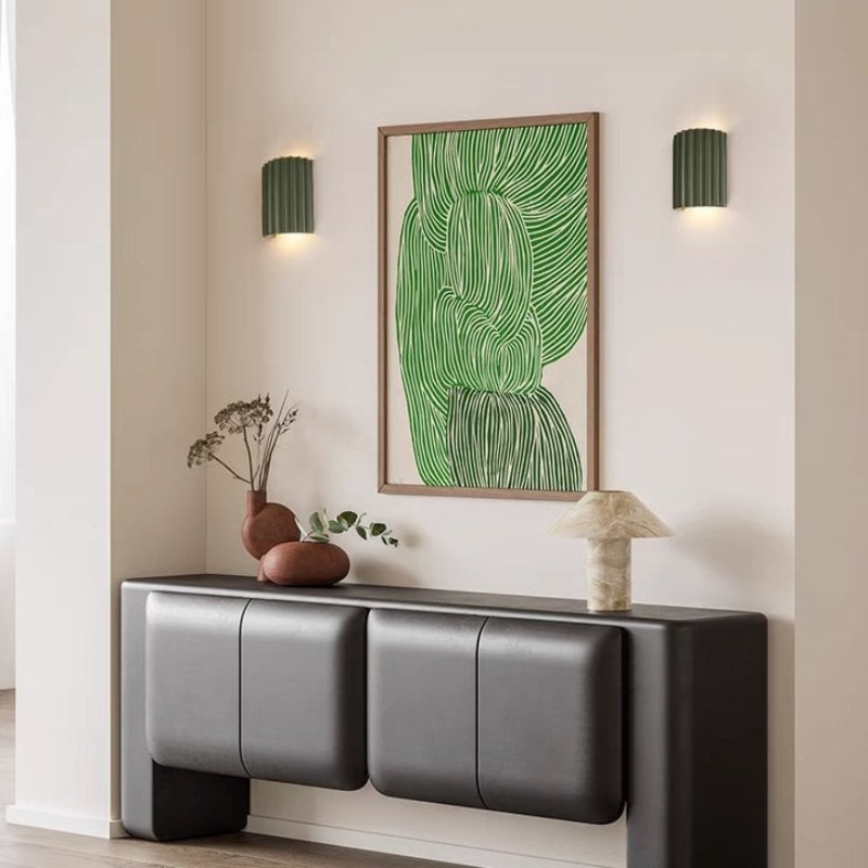 Minimalistische geribbelde wandlamp van hars