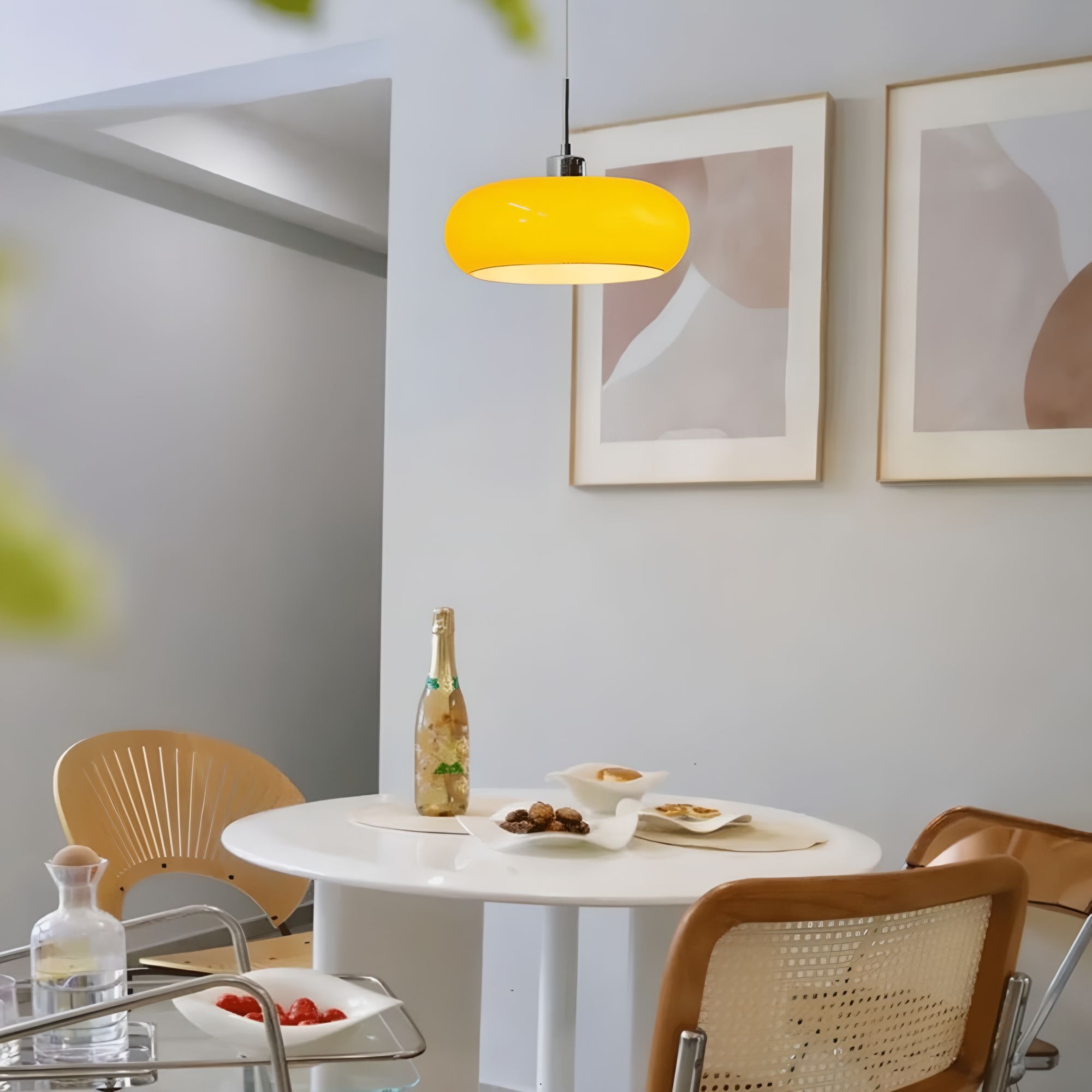 Nordische Retro-Pendelleuchte aus Glas