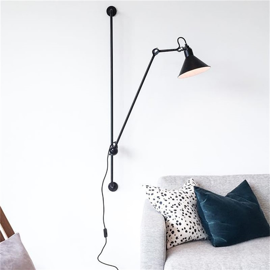 Industrielle Wandleuchte mit verstellbarem Arm
