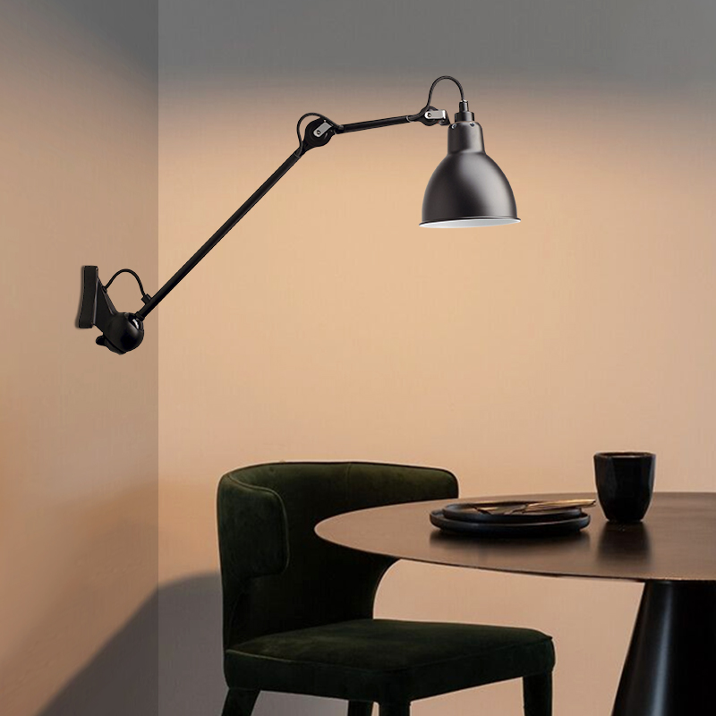 Industrielle Wandleuchte mit verstellbarem Arm