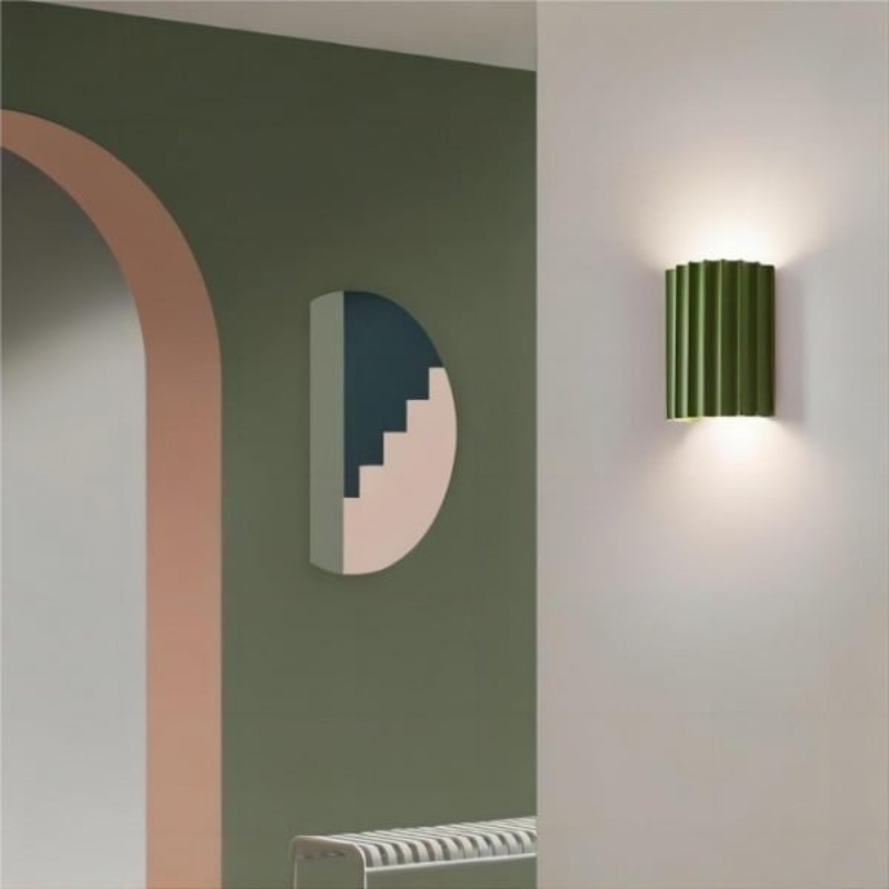 Minimalistische geribbelde wandlamp van hars