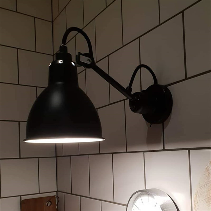 Industrielle Wandleuchte mit verstellbarem Arm