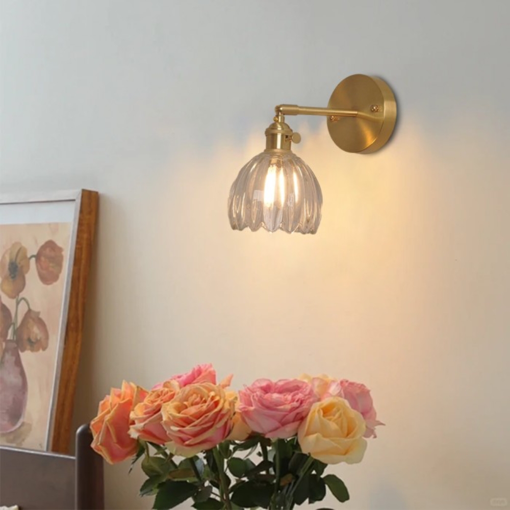 Vintage-Wandlampe in Form einer Glasblume mit Tulpenmotiv