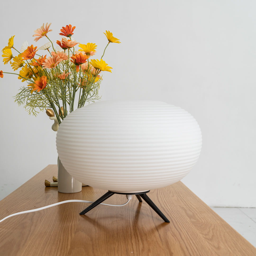 L&aacute;mpara de mesa moderna soplada a mano