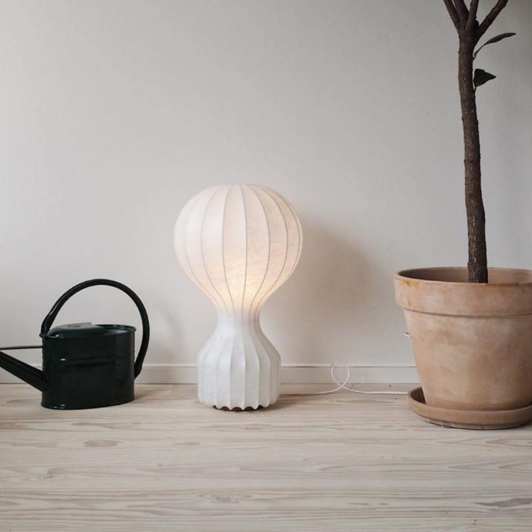 Lampada da tavolo a forma di mongolfiera