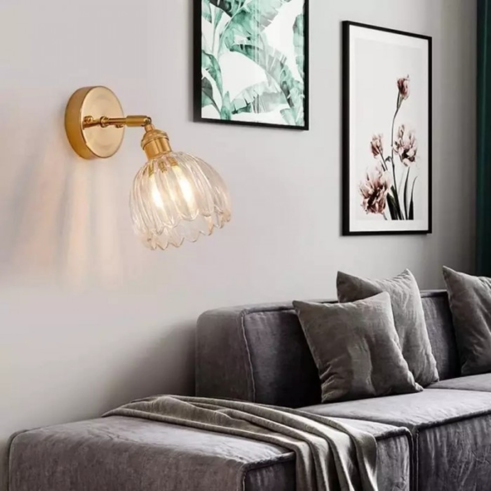 Vintage-Wandlampe in Form einer Glasblume mit Tulpenmotiv