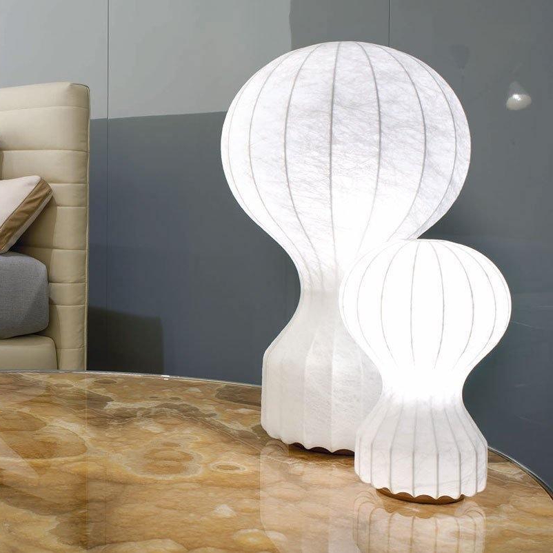 Lampada da tavolo a forma di mongolfiera