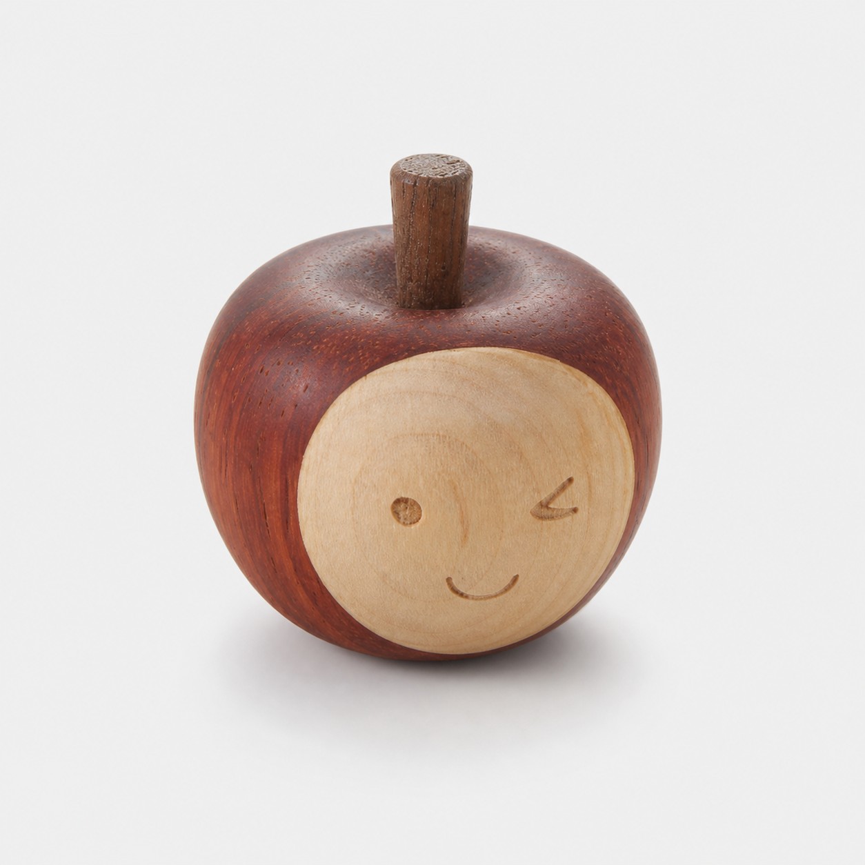 Maniglie artigianali in legno a forma di frutta per mobili