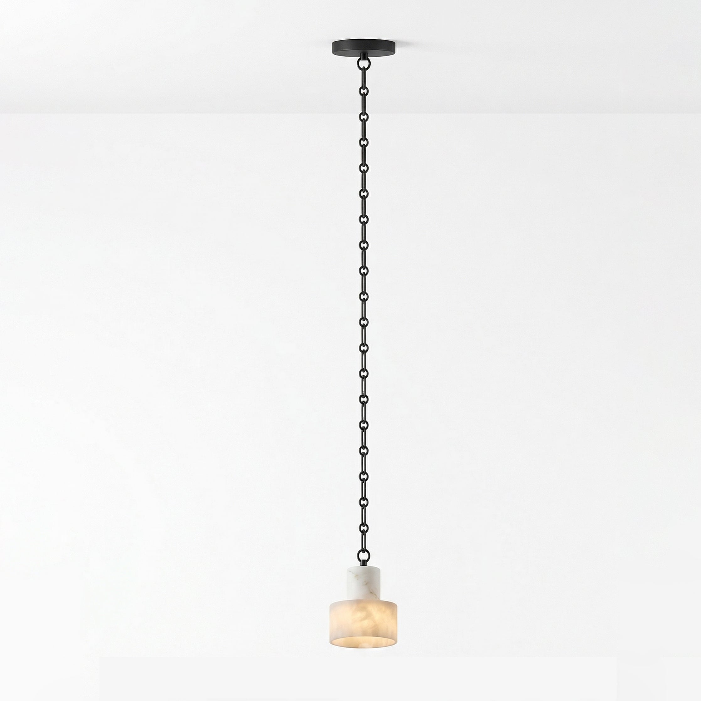 Lustre c&acirc;bl&eacute; en m&eacute;tal noir alb&acirc;tre d&eacute;poli avec abat-jour en m&eacute;tal noir et imitation givre