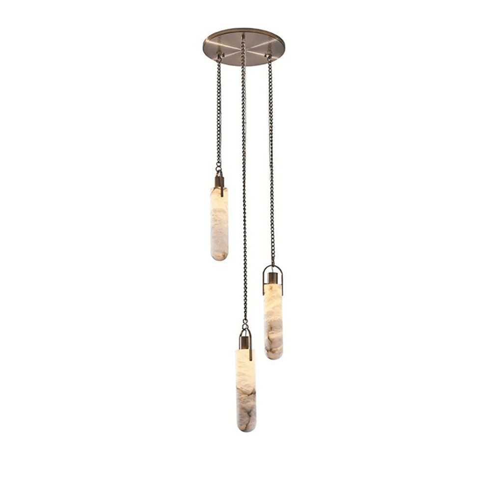 Lustre c&acirc;bl&eacute; en alb&acirc;tre sculpt&eacute;