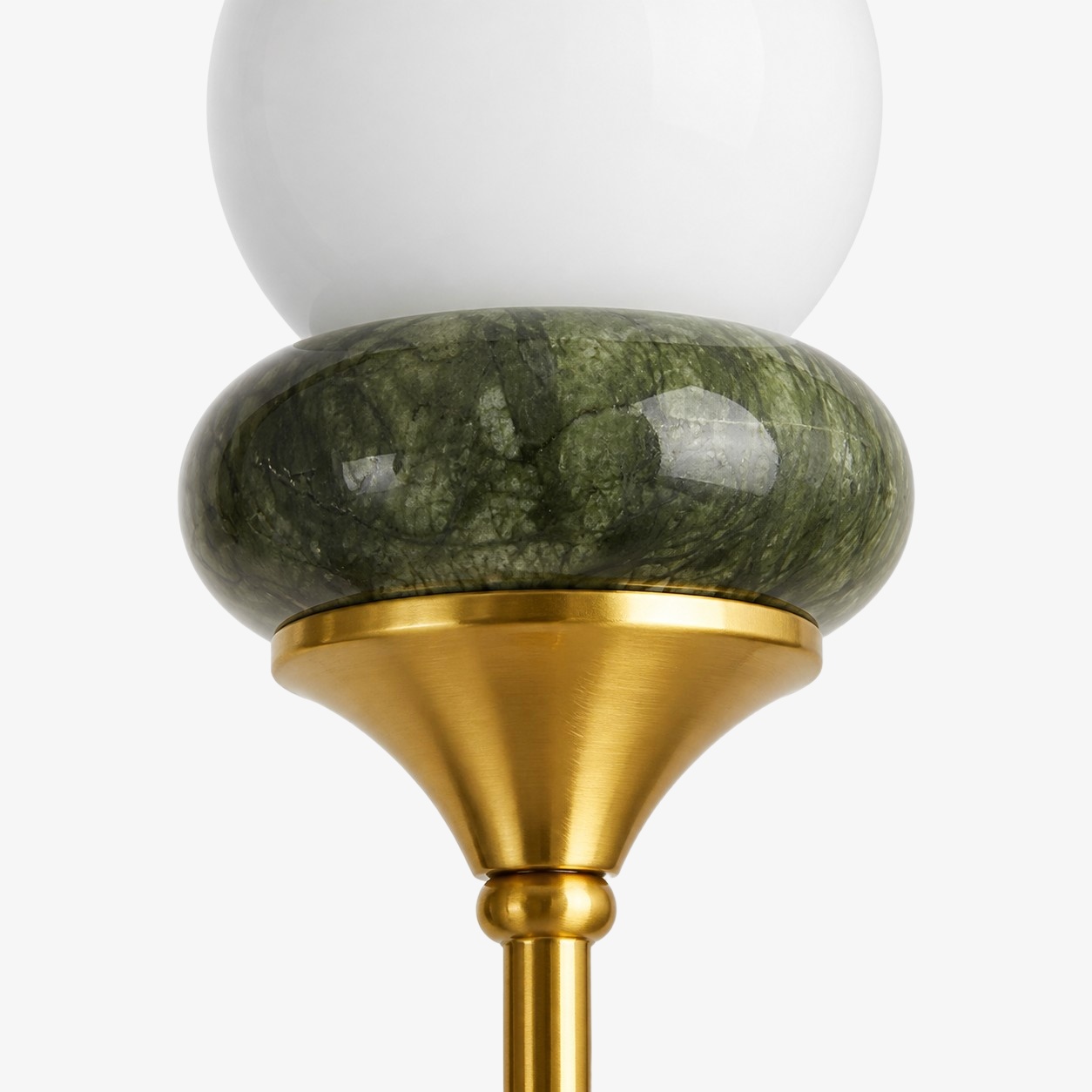L&aacute;mpara de ara&ntilde;a de brazo en bucle de jade verde